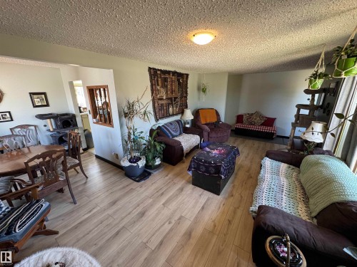 10723 108 Avenue, Westlock, AB - Indoor Photo Showing Living Room