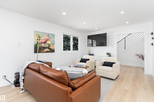 9448 76 Street, Edmonton, AB - Indoor