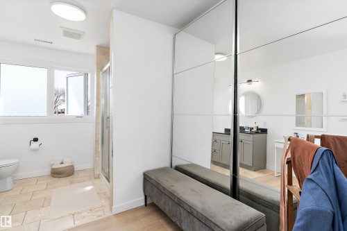 9448 76 Street, Edmonton, AB - Indoor Photo Showing Bathroom