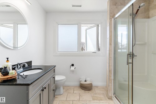 9448 76 Street, Edmonton, AB - Indoor Photo Showing Bathroom