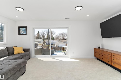 9448 76 Street, Edmonton, AB - Indoor Photo Showing Living Room