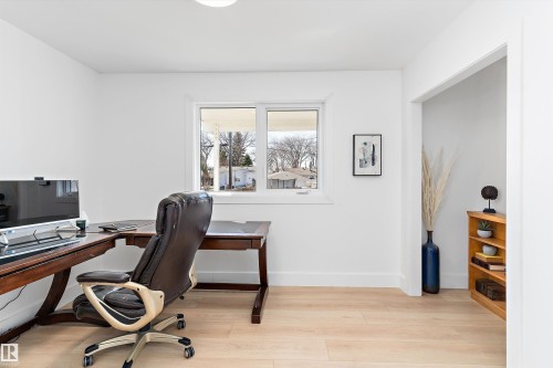 9448 76 Street, Edmonton, AB - Indoor Photo Showing Office