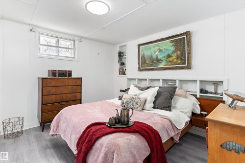 9448 76 Street, Edmonton, AB - Indoor Photo Showing Bedroom