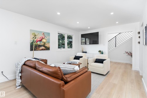 9448 76 Street, Edmonton, AB - Indoor Photo Showing Living Room