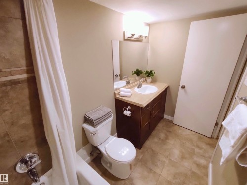 101 9737 112 Street, Edmonton, AB - Indoor Photo Showing Bathroom