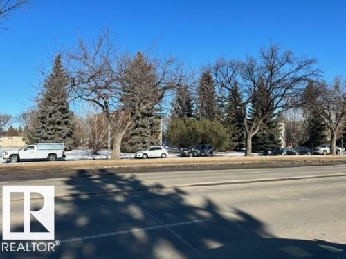 Image quality insufficient for description - 2 6920 101 Avenue Nw, Edmonton, AB - Outdoor With View