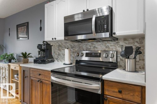 8938 179A Avenue, Edmonton, AB - Indoor Photo Showing Kitchen