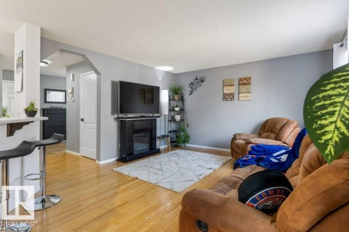 8938 179A Avenue, Edmonton, AB - Indoor Photo Showing Living Room