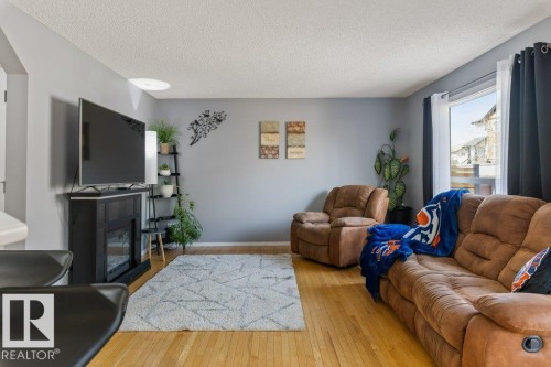 8938 179A Avenue, Edmonton, AB - Indoor Photo Showing Living Room