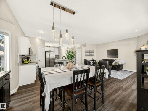 7 Oakbay Point(E), St. Albert, AB - Indoor Photo Showing Dining Room