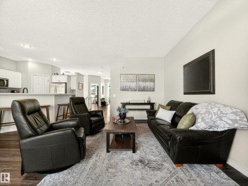 7 Oakbay Point(E), St. Albert, AB - Indoor Photo Showing Living Room