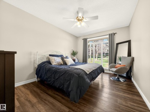 7 Oakbay Point(E), St. Albert, AB - Indoor Photo Showing Bedroom