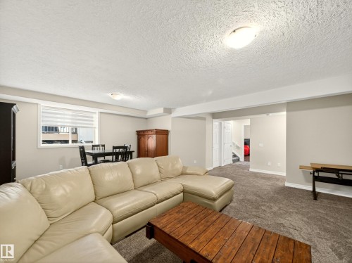 7 Oakbay Point(E), St. Albert, AB - Indoor Photo Showing Living Room