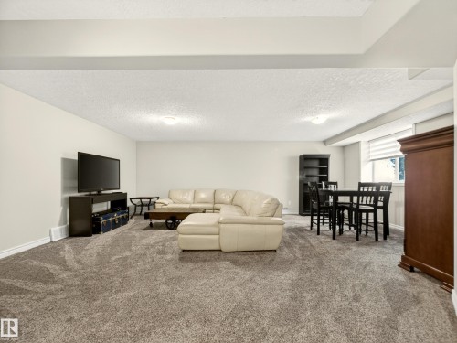 7 Oakbay Point(E), St. Albert, AB - Indoor