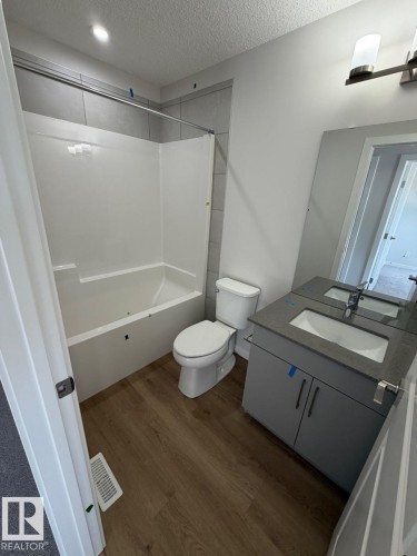 305 Edgemont Drive, Edmonton, AB - Indoor Photo Showing Bathroom