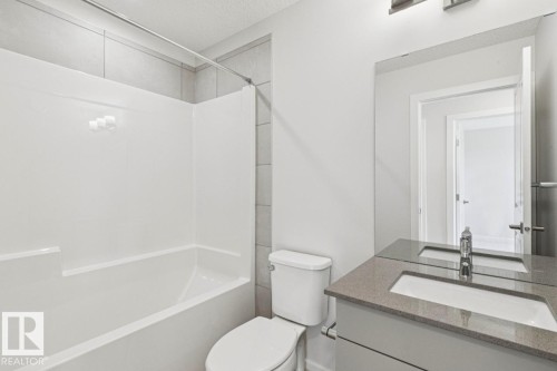305 Edgemont Drive, Edmonton, AB - Indoor Photo Showing Bathroom
