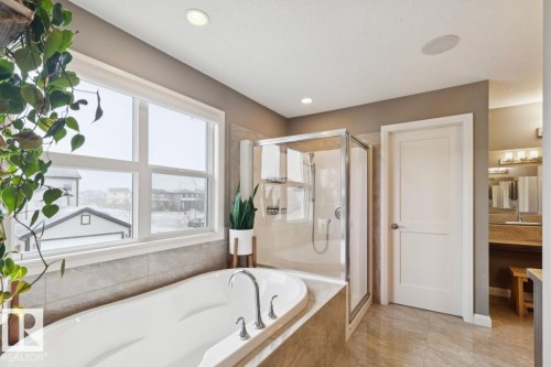 1351 Secord Landing Landing, Edmonton, AB - Indoor Photo Showing Bathroom