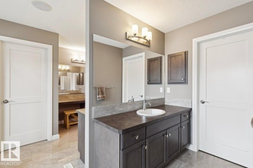 1351 Secord Landing Landing, Edmonton, AB - Indoor Photo Showing Bathroom