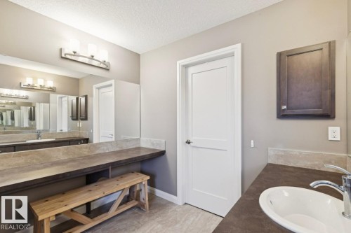 1351 Secord Landing Landing, Edmonton, AB - Indoor Photo Showing Bathroom