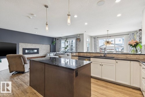 1351 Secord Landing Landing, Edmonton, AB - Indoor Photo Showing Kitchen