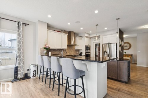 1351 Secord Landing Landing, Edmonton, AB - Indoor Photo Showing Kitchen With Upgraded Kitchen