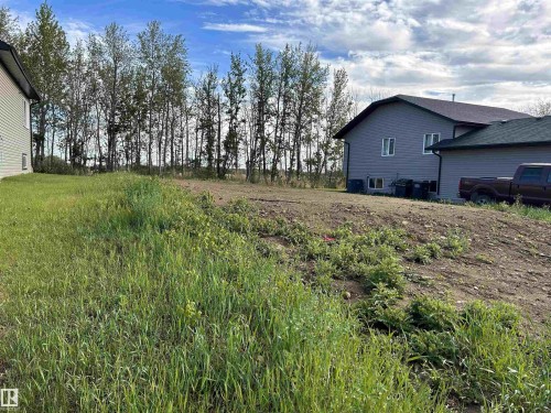 6111 53A Avenue, Redwater, AB 