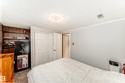 10927 146 Street, Edmonton, AB - Indoor Photo Showing Bedroom