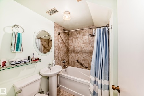 10927 146 Street, Edmonton, AB - Indoor Photo Showing Bathroom