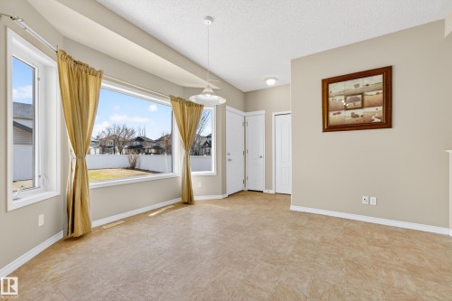 4989 Thibault Way, Edmonton, AB - Indoor Photo Showing Other Room