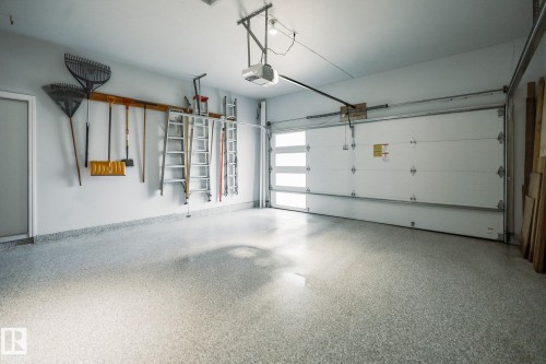 15155 Ramsay Crescent, Edmonton, AB - Indoor Photo Showing Garage