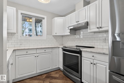 113 10153 117 Street, Edmonton, AB - Indoor Photo Showing Kitchen With Upgraded Kitchen