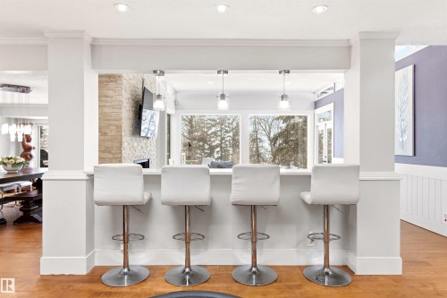 12420 Grand View Drive, Edmonton, AB - Indoor