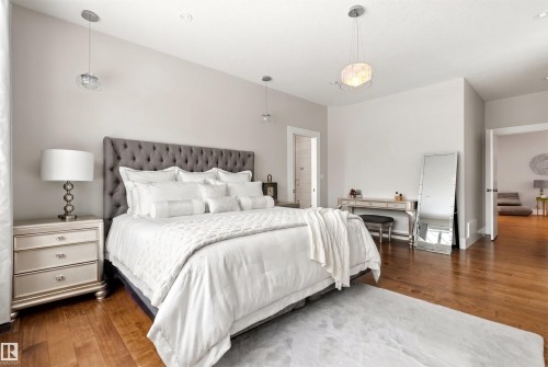 12420 Grand View Drive, Edmonton, AB - Indoor Photo Showing Bedroom