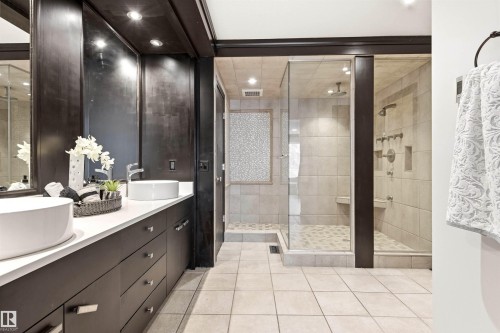 12420 Grand View Drive, Edmonton, AB - Indoor Photo Showing Bathroom