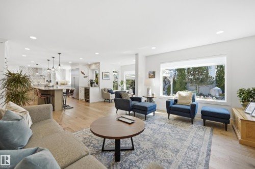 6 Cormack Crescent, Edmonton, AB - Indoor Photo Showing Living Room