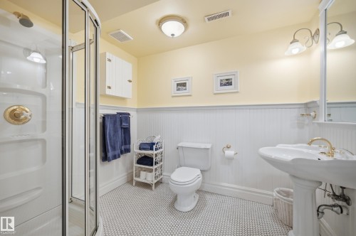 6 Cormack Crescent, Edmonton, AB - Indoor Photo Showing Bathroom