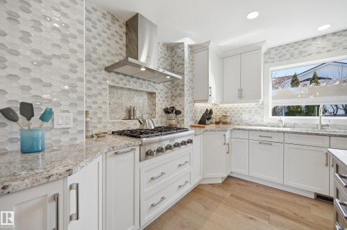 6 Cormack Crescent, Edmonton, AB - Indoor Photo Showing Kitchen With Upgraded Kitchen