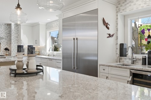6 Cormack Crescent, Edmonton, AB - Indoor Photo Showing Kitchen With Upgraded Kitchen