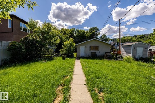 10268 87 Street Nw, Edmonton, AB 
