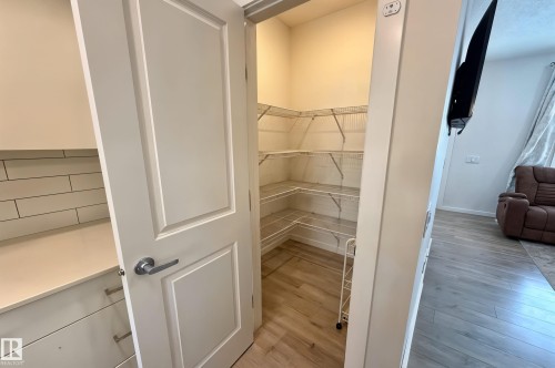 2093 Maple Road, Edmonton, AB - Indoor