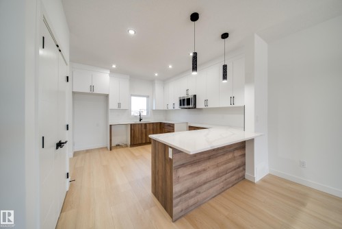 92 Blackbird Bend E, Fort Saskatchewan, AB - Indoor Photo Showing Kitchen