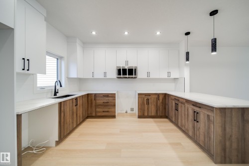 92 Blackbird Bend E, Fort Saskatchewan, AB - Indoor Photo Showing Kitchen