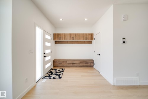 92 Blackbird Bend E, Fort Saskatchewan, AB - Indoor Photo Showing Other Room