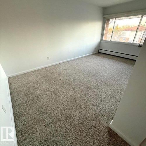 604F 2908 116A Avenue Nw, Edmonton, AB - Indoor Photo Showing Other Room