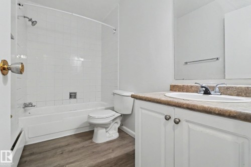 604F 2908 116A Avenue Nw, Edmonton, AB - Indoor Photo Showing Bathroom