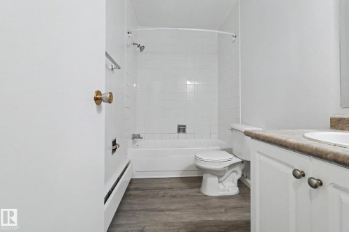 604F 2908 116A Avenue Nw, Edmonton, AB - Indoor Photo Showing Bathroom