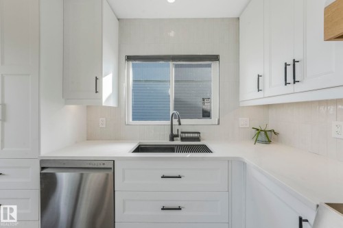 7404 82 Street, Edmonton, AB - Indoor Photo Showing Kitchen