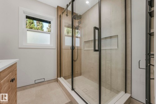 7404 82 Street, Edmonton, AB - Indoor Photo Showing Bathroom