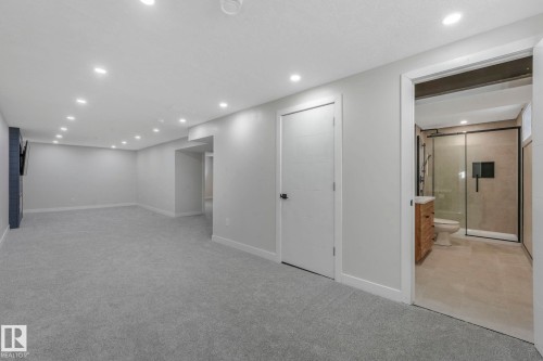 7404 82 Street, Edmonton, AB - Indoor