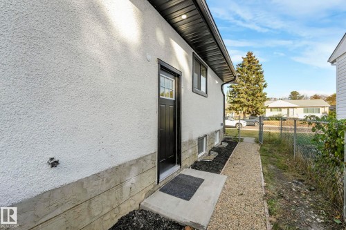 7404 82 Street, Edmonton, AB - Outdoor